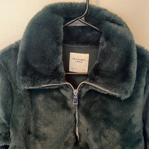 NWOT Abercrombie & Fitch Faux Fur Sweatshirt - Picture 3 of 4